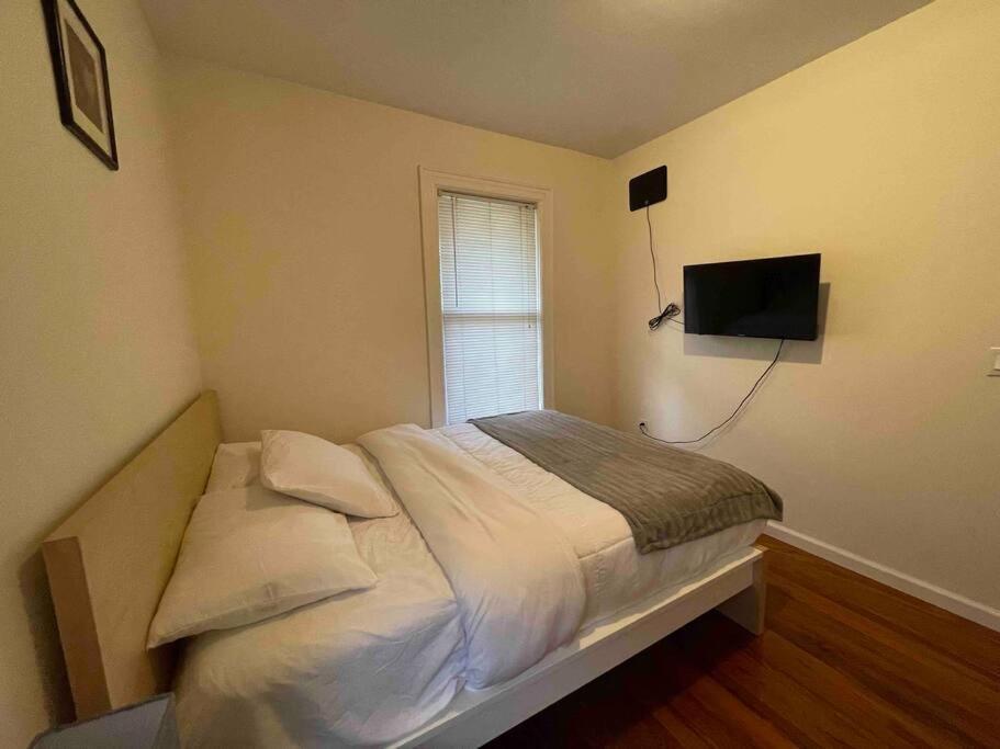 Entire Beautiful 1br For You! R Appartamento